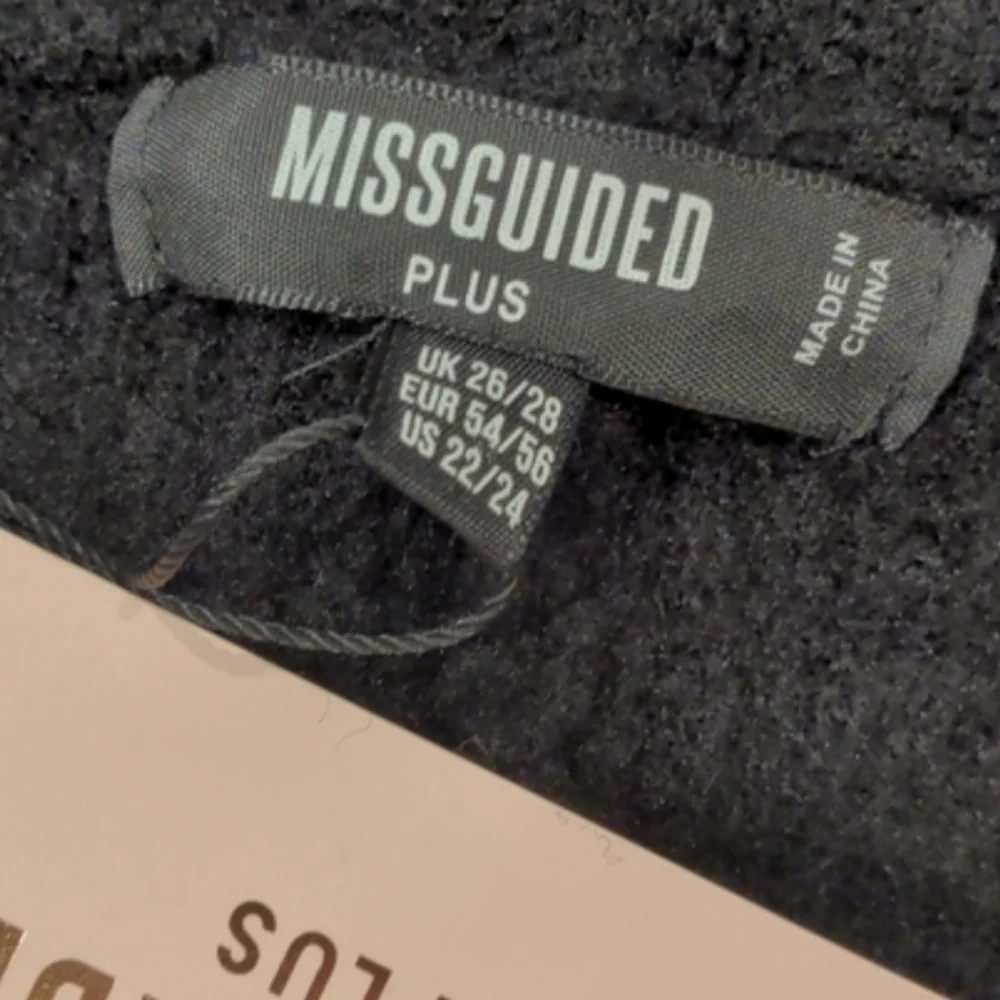 Missguided+ Knitted Boyfriend Joggers in Black size 22/24